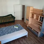 Big Cozy - Skyfall Apartment 3 Bdrm 6 Beds 1&Half Baths