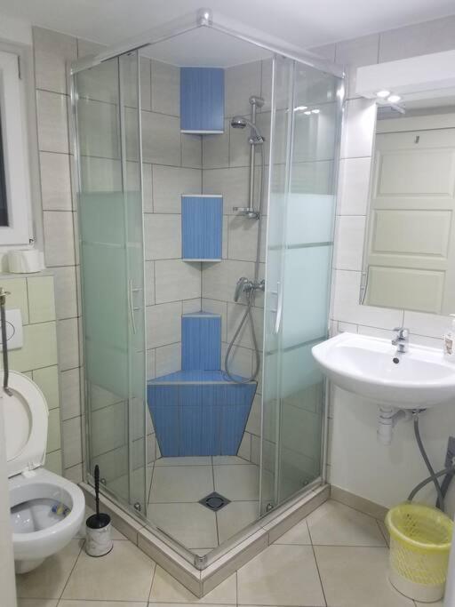 Apartment Big Cozy - Skyfall 3 Bdrm 6 Beds 1&half Baths *