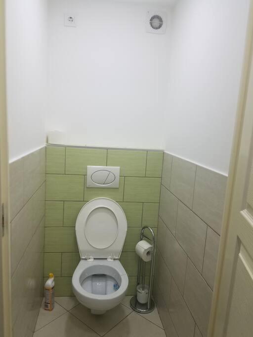 Big Cozy - Skyfall 3 Bdrm 6 Beds 1&half Baths Apartment *